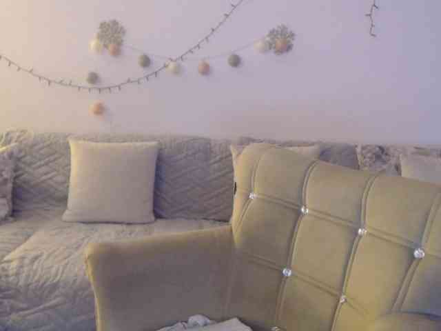 goodSnowQueen webcam