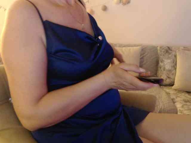 goodSnowQueen webcam