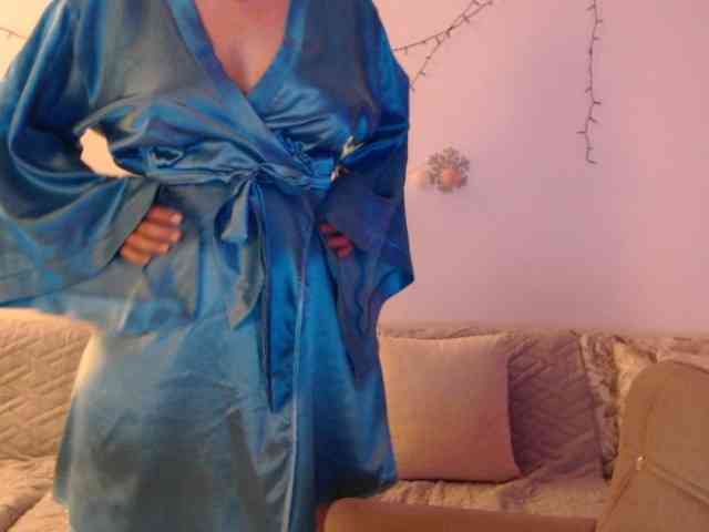 goodSnowQueen webcam