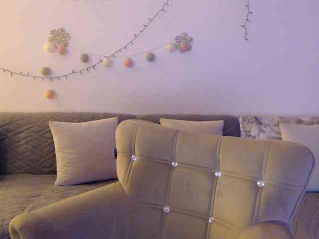 goodSnowQueen webcam