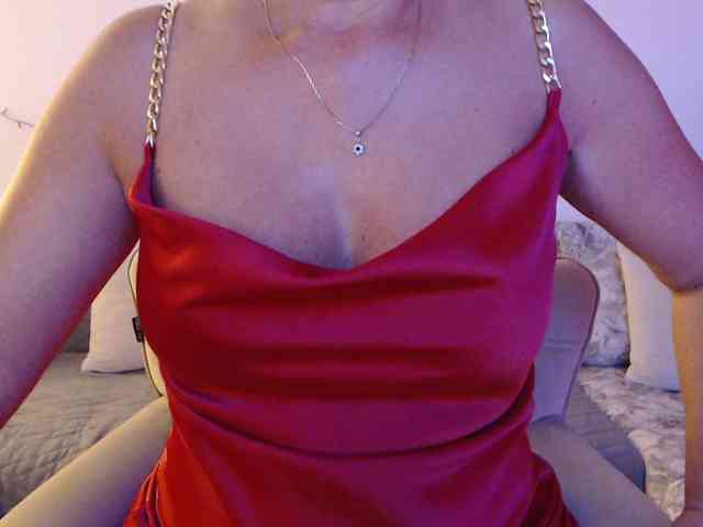 goodSnowQueen webcam