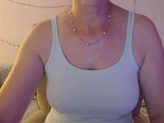 goodSnowQueen webcam