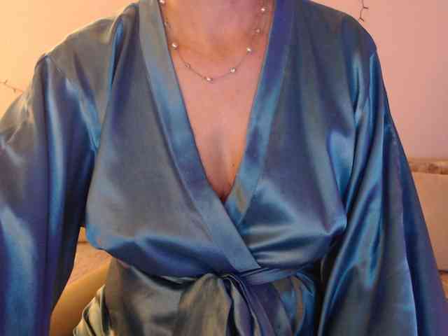 goodSnowQueen webcam