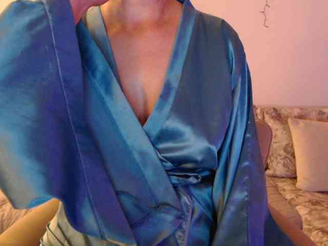 goodSnowQueen webcam