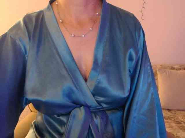 goodSnowQueen webcam