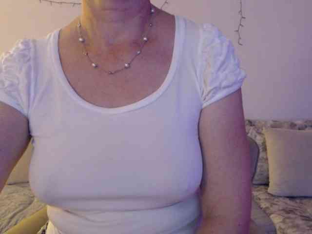 goodSnowQueen webcam