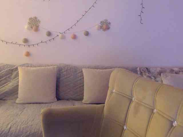 goodSnowQueen webcam
