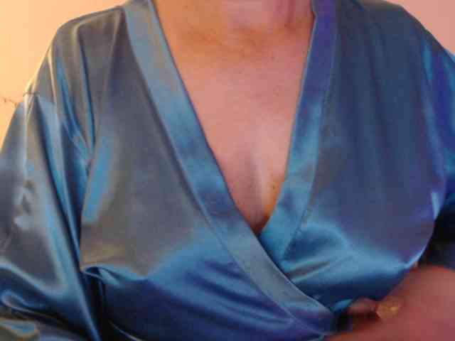 goodSnowQueen webcam