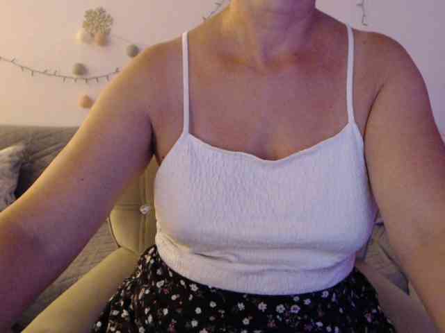 goodSnowQueen webcam
