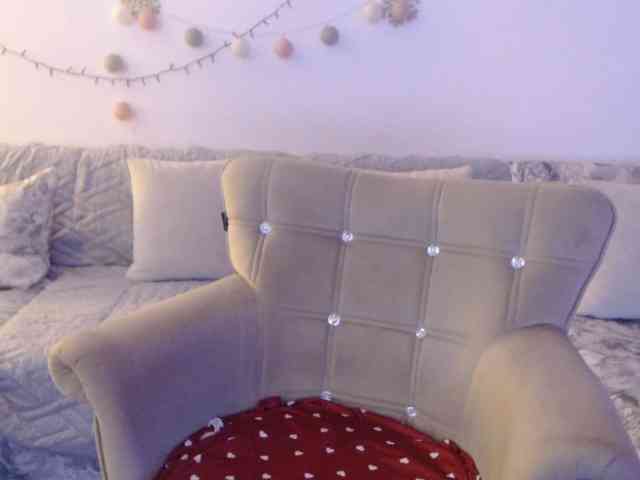goodSnowQueen webcam