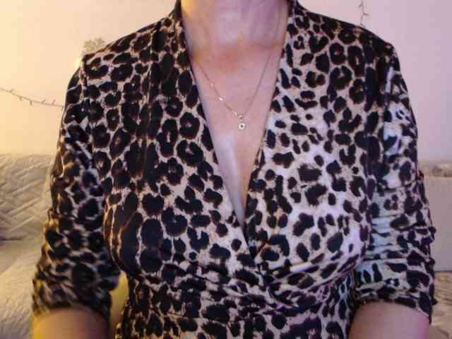 goodSnowQueen webcam