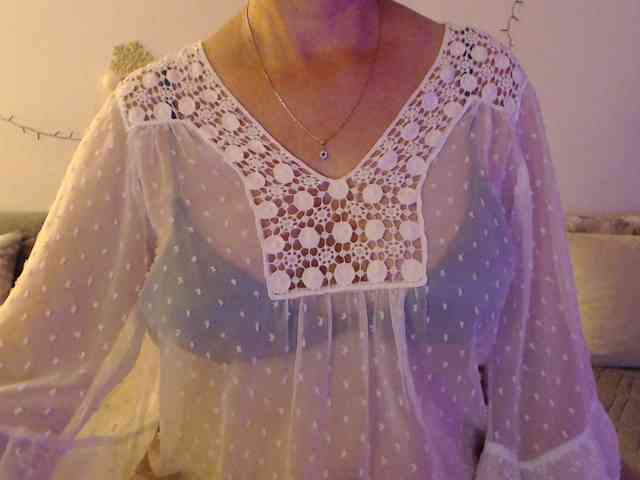 goodSnowQueen webcam