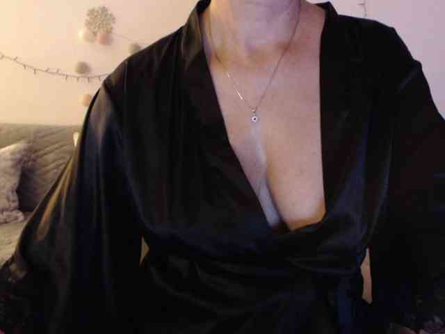 goodSnowQueen webcam