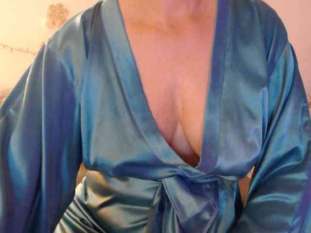 goodSnowQueen webcam