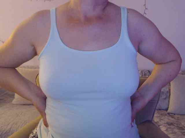 goodSnowQueen webcam