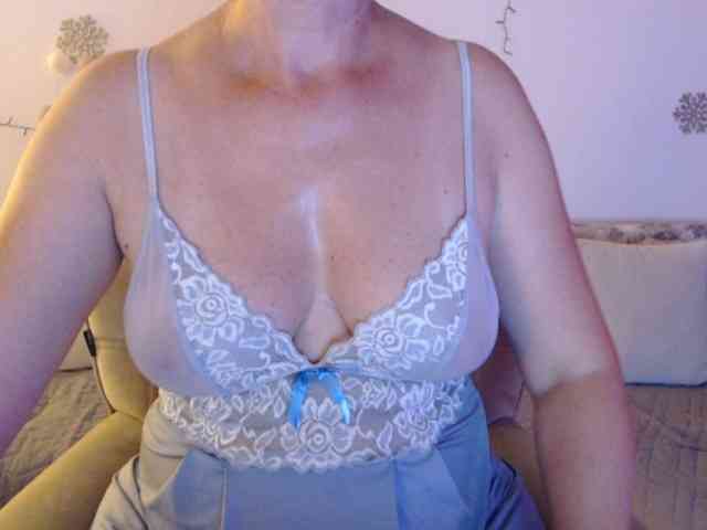 goodSnowQueen webcam