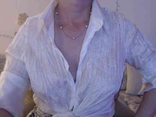 goodSnowQueen webcam