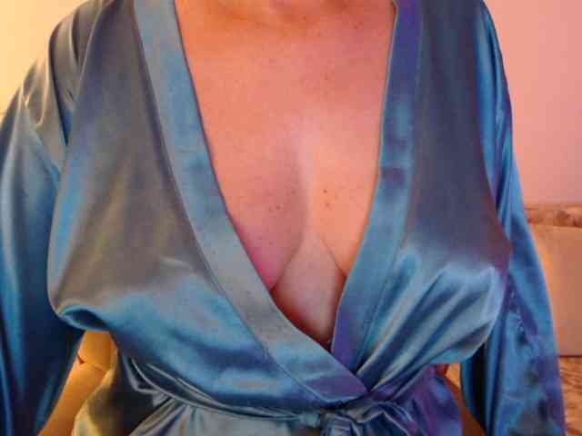 goodSnowQueen webcam
