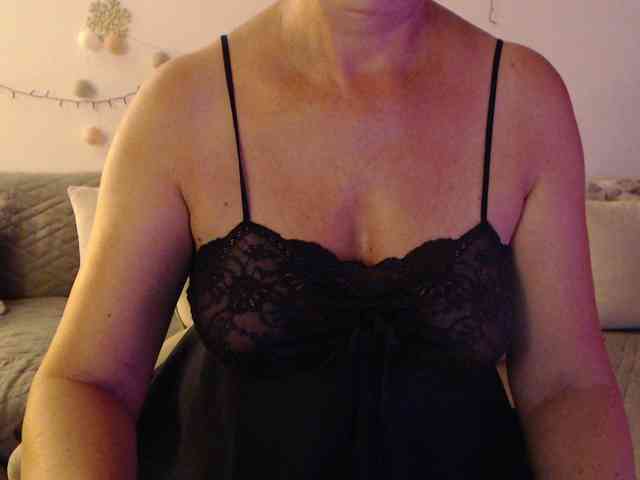 goodSnowQueen webcam