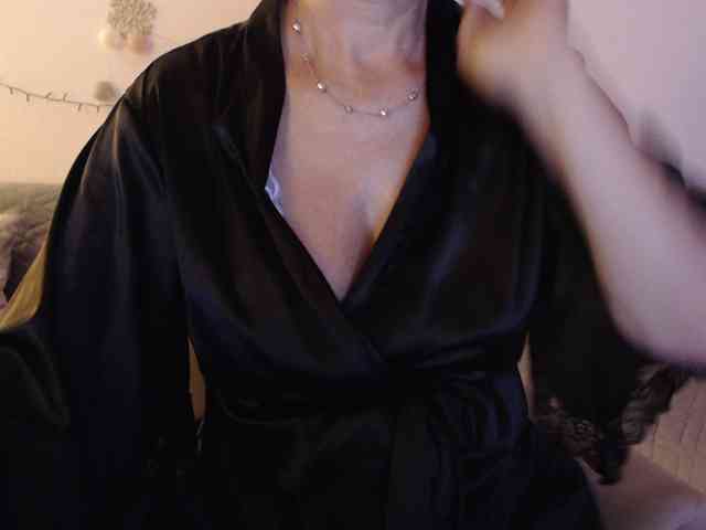 goodSnowQueen webcam