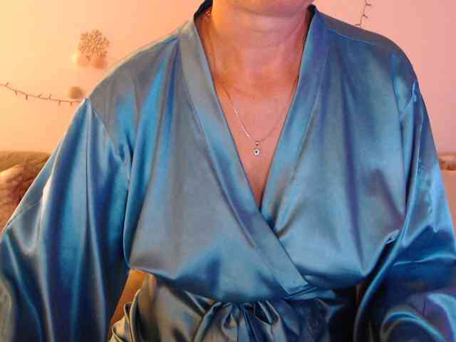 goodSnowQueen webcam