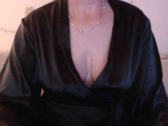 goodSnowQueen webcam