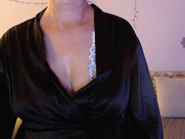 goodSnowQueen webcam