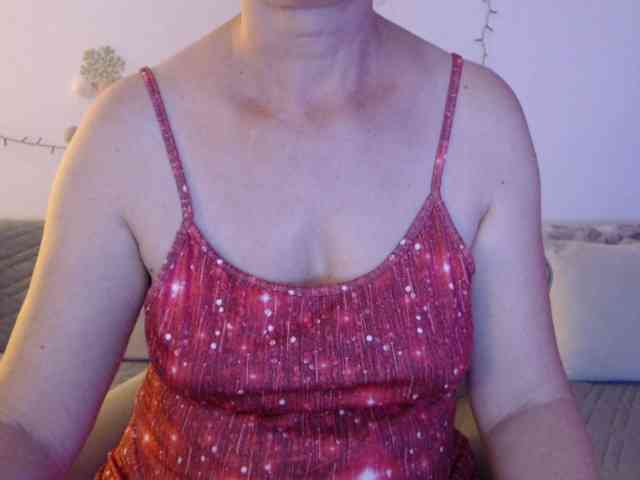 goodSnowQueen webcam