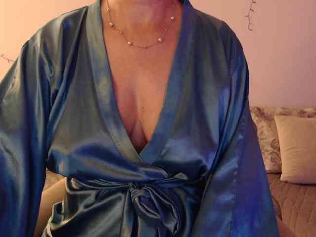 goodSnowQueen webcam