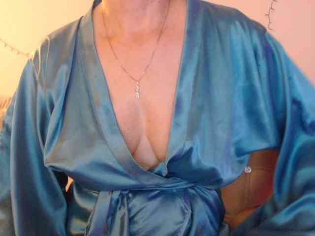 goodSnowQueen webcam