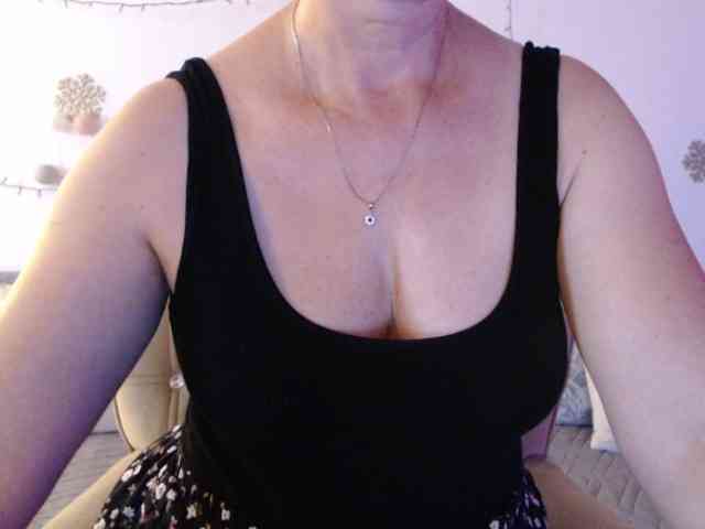 goodSnowQueen webcam