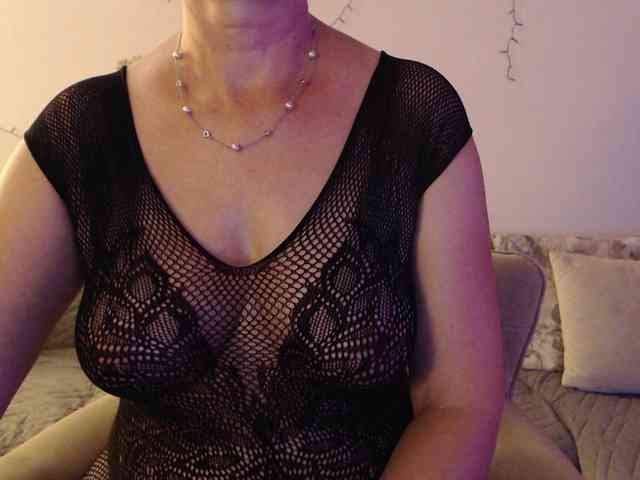 goodSnowQueen webcam