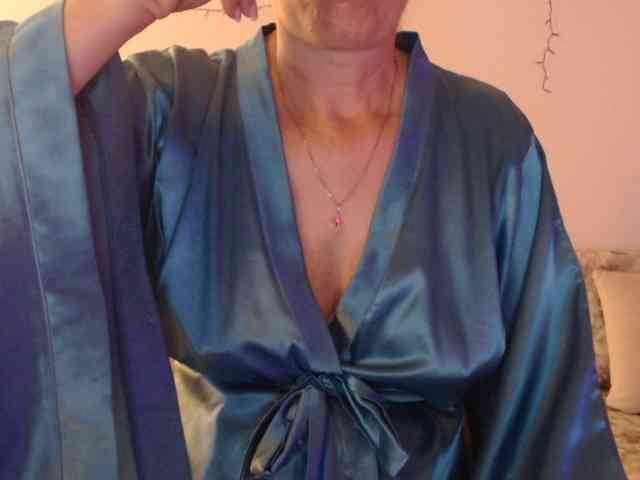 goodSnowQueen webcam