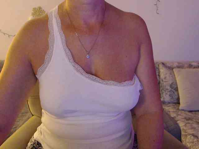 goodSnowQueen webcam