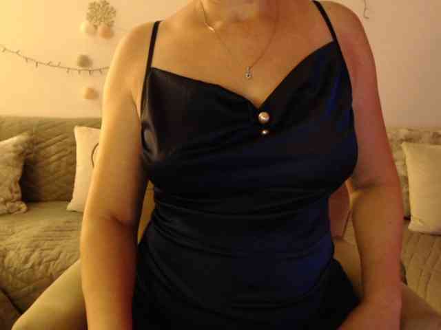 goodSnowQueen webcam