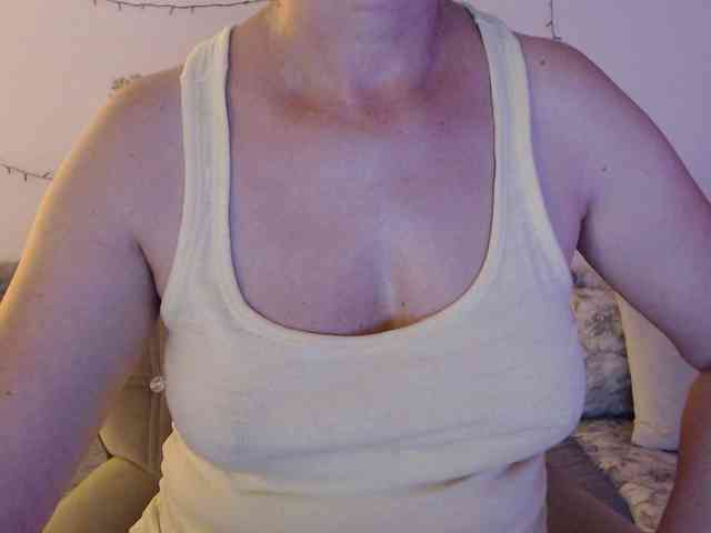goodSnowQueen webcam