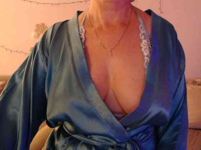 goodSnowQueen webcam