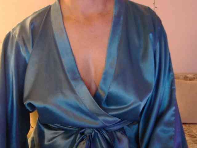 goodSnowQueen webcam