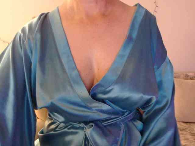 goodSnowQueen webcam