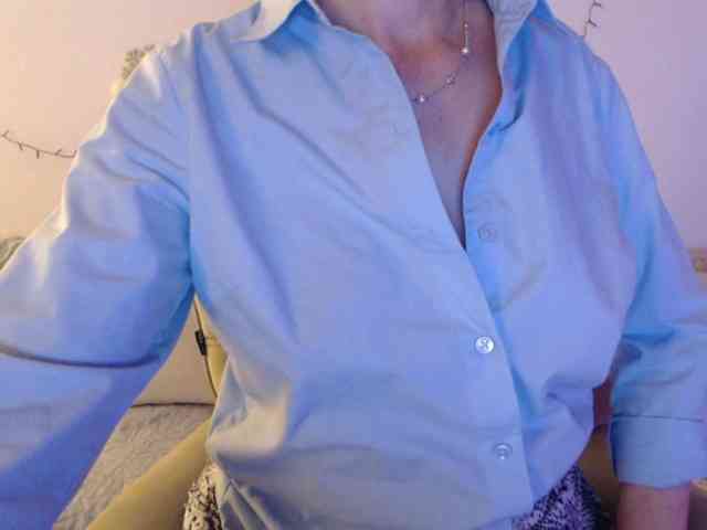 goodSnowQueen webcam