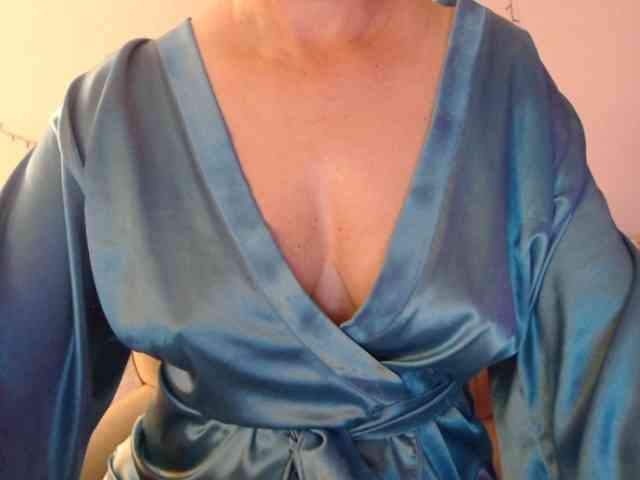 goodSnowQueen webcam