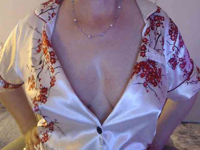 goodSnowQueen webcam