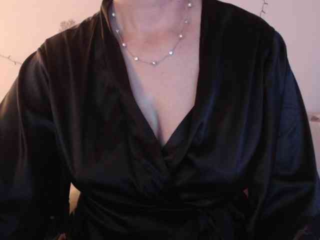 goodSnowQueen webcam