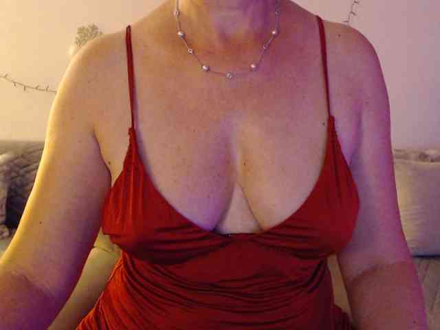 goodSnowQueen webcam