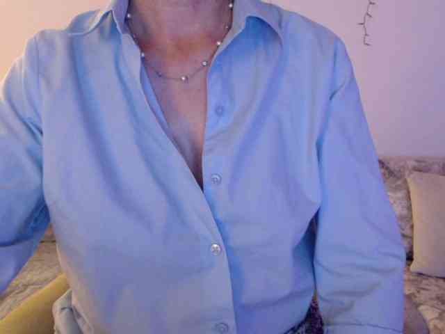goodSnowQueen webcam