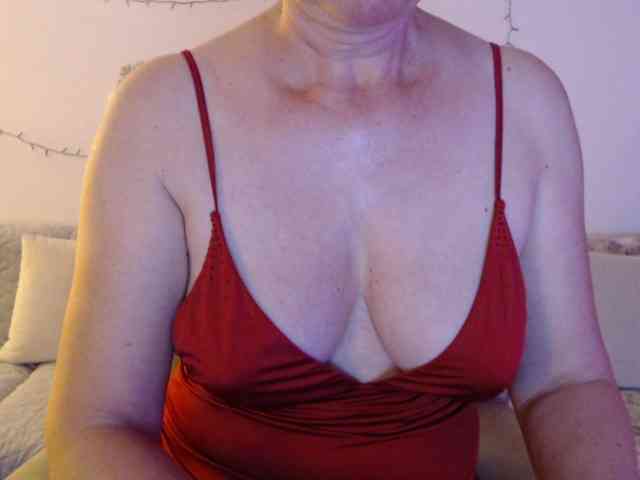 goodSnowQueen webcam