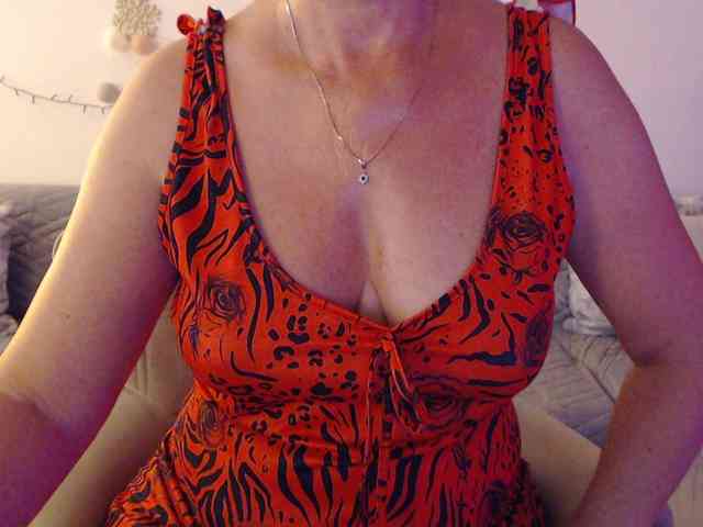 goodSnowQueen Live Webcam on BongaCams