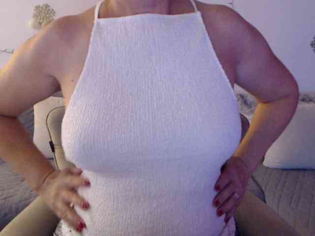 goodSnowQueen webcam