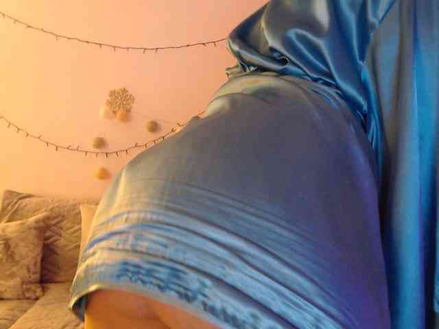 goodSnowQueen webcam