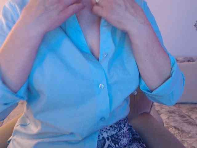 goodSnowQueen webcam